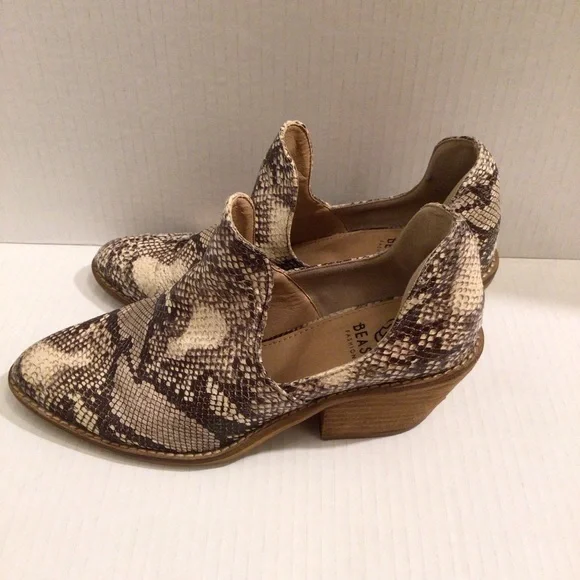 Beast Fashion Booties Ankle Boots with Side Cut Out and Stacked Heel Size 6 - Picture 3 of 8